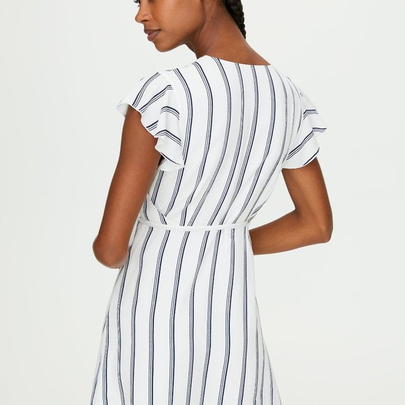 BNWT SUNDAY BEST WRAP DRESS SZ XS - Picture 2 of 8